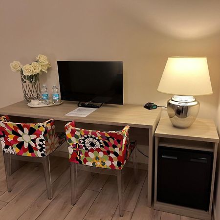C.A.V. B&B Curiel20 San Donato Milanese Exterior foto