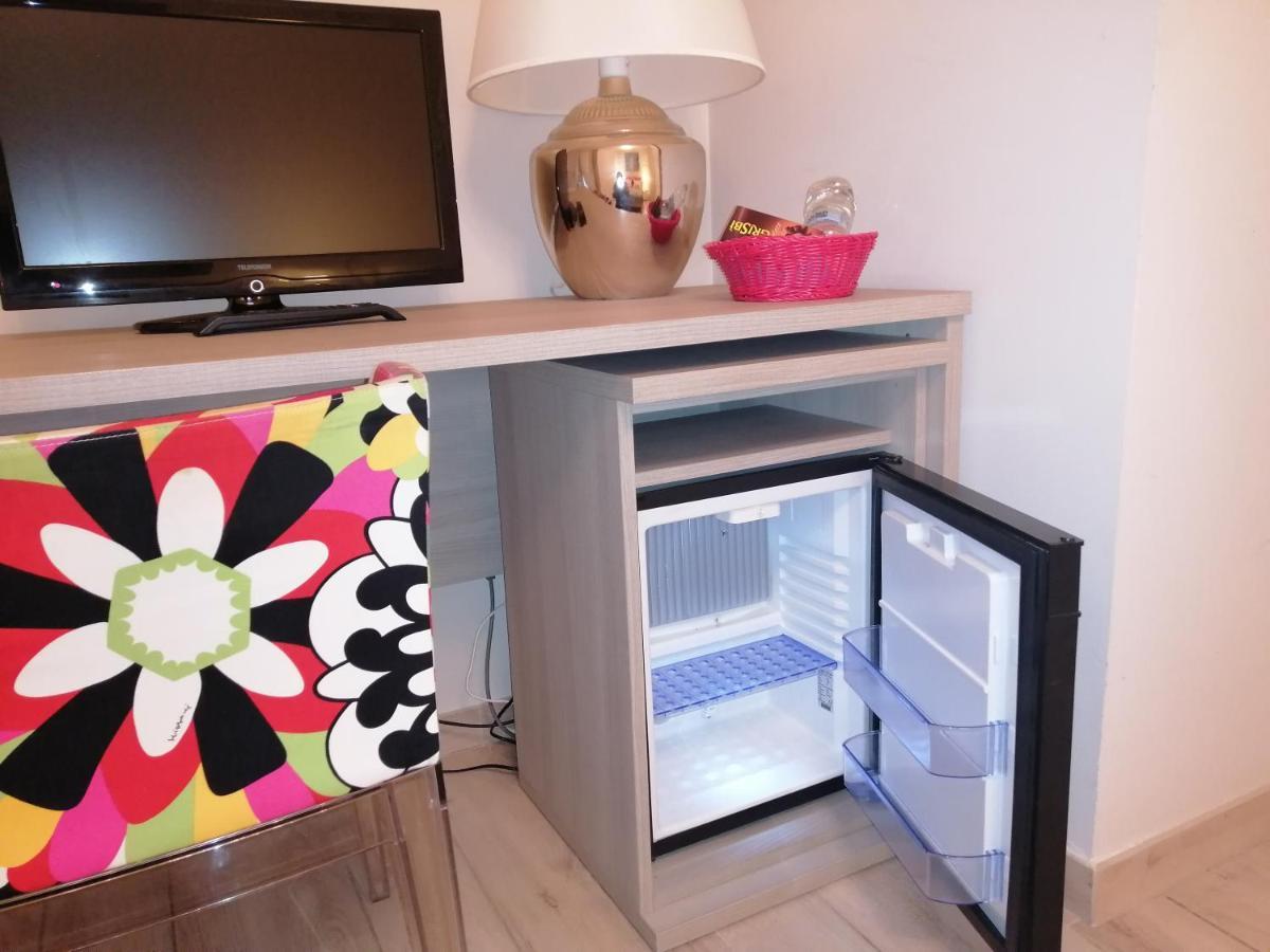 C.A.V. B&B Curiel20 San Donato Milanese Exterior foto